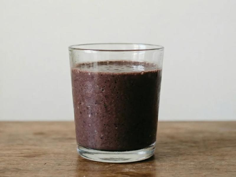 Spinach, Black Bean, and Banana Smoothie