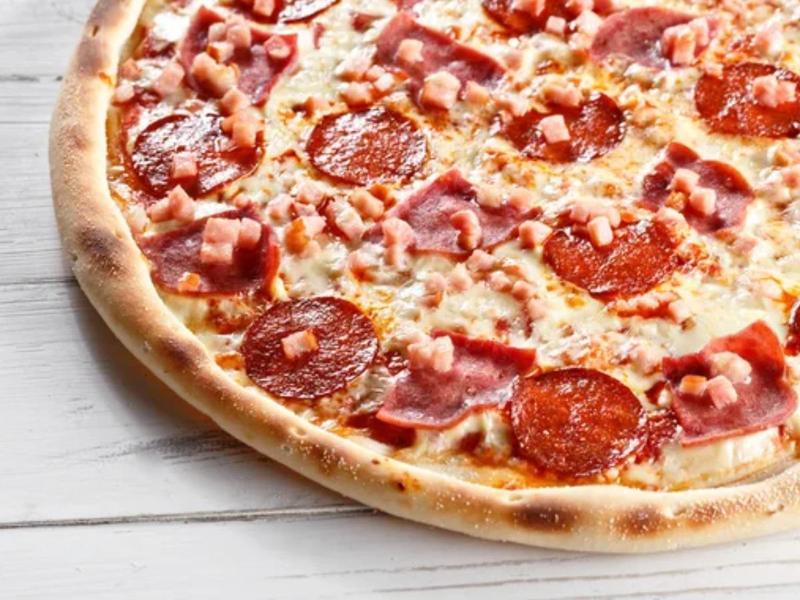 Salami and Ham Pizzeria Pizza