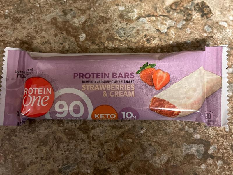 Protein Bars, Strawberries & Cream