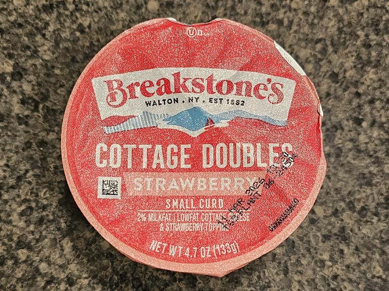 Cottage Doubles, Lowfat, Small Curd, 2% Milkfat, Strawberry