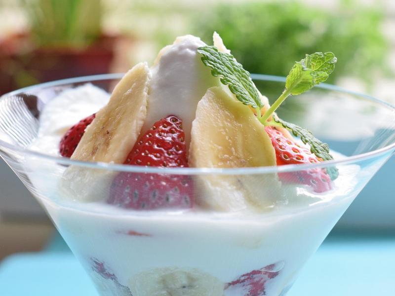 Strawberry Banana Greek Yogurt