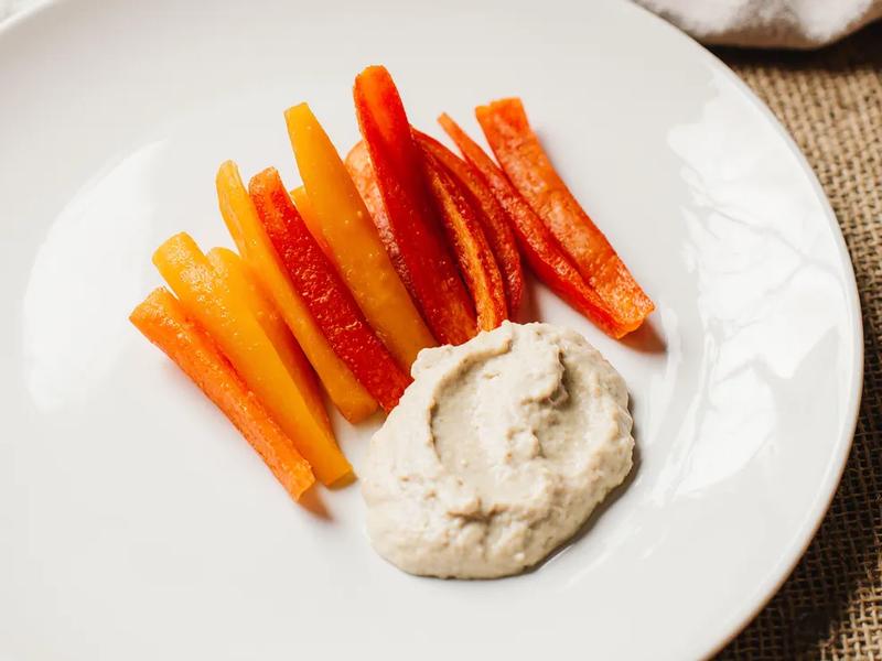Bell Pepper and Hummus Snack