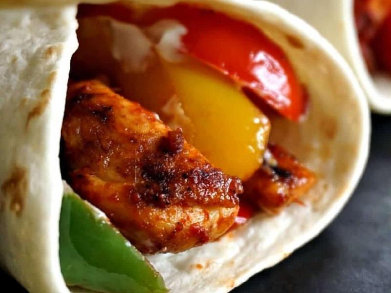 Chicken fajita wrap with guacamole