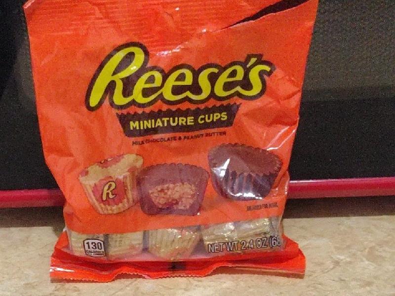 Milk Chocolate & Peanut Butter Miniature Cups