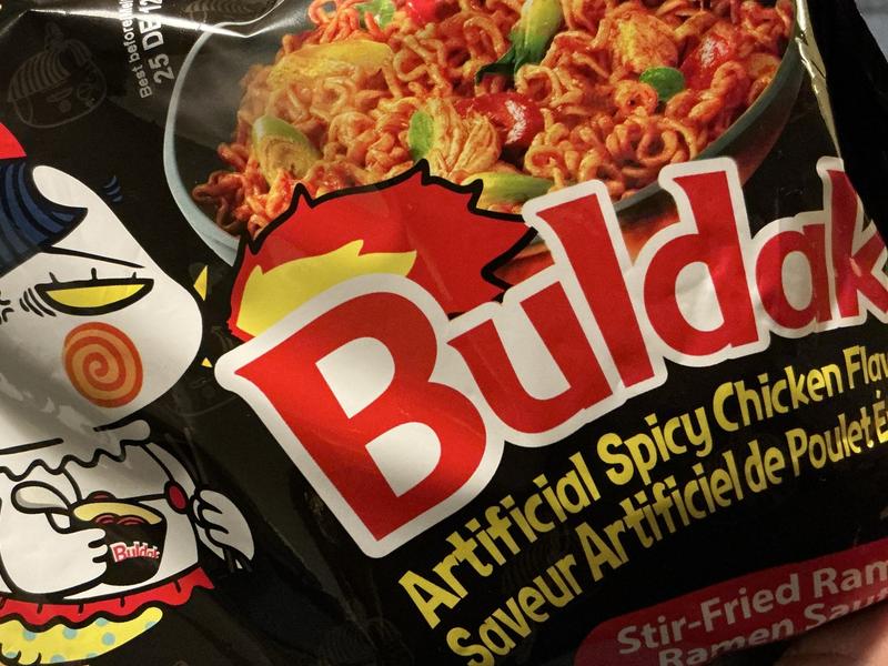 Carbonara Flavor Spicy Chicken Flavor Stir-Fried Ramen