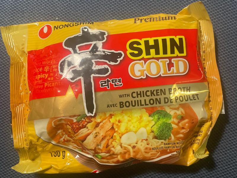 Ramyun Noodles, Shin Gold with Chicken Broth, Premium