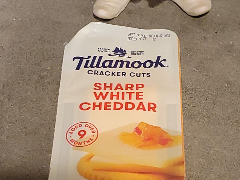 Sharp White Cheddar Cracker Cuts