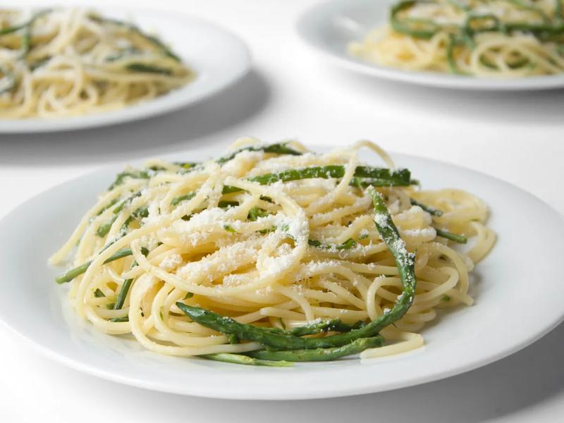 Garlic Angel Hair Pasta with Roasted Asparagus and Onions