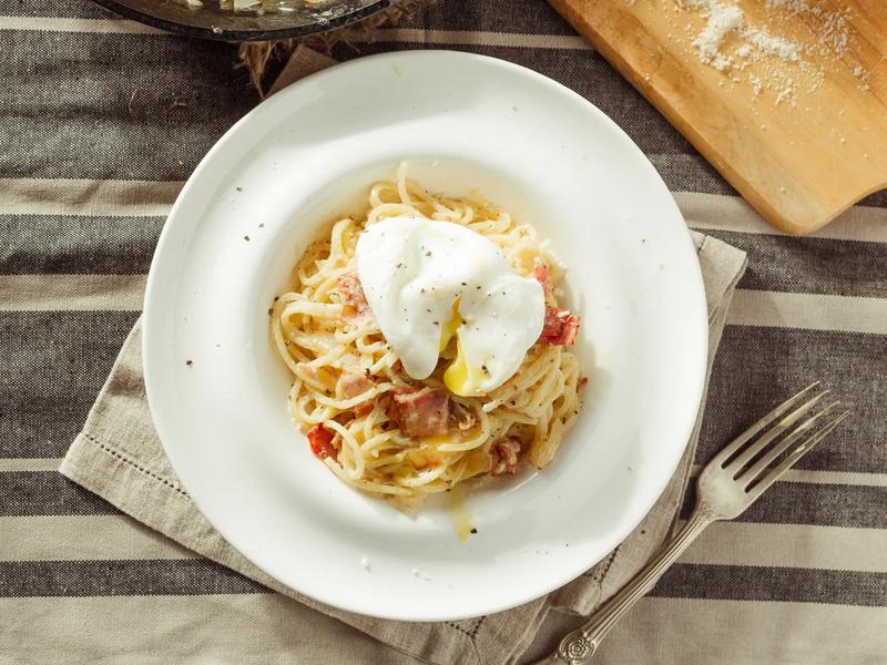 Peppery Pasta Carbonara with Poached Egg