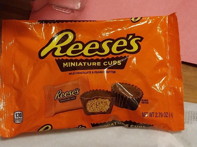 Milk Chocolate & Peanut Butter Miniature Cups