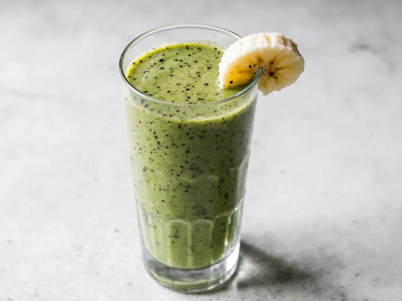 Peanut Butter, Banana, and Flax Green Smoothie