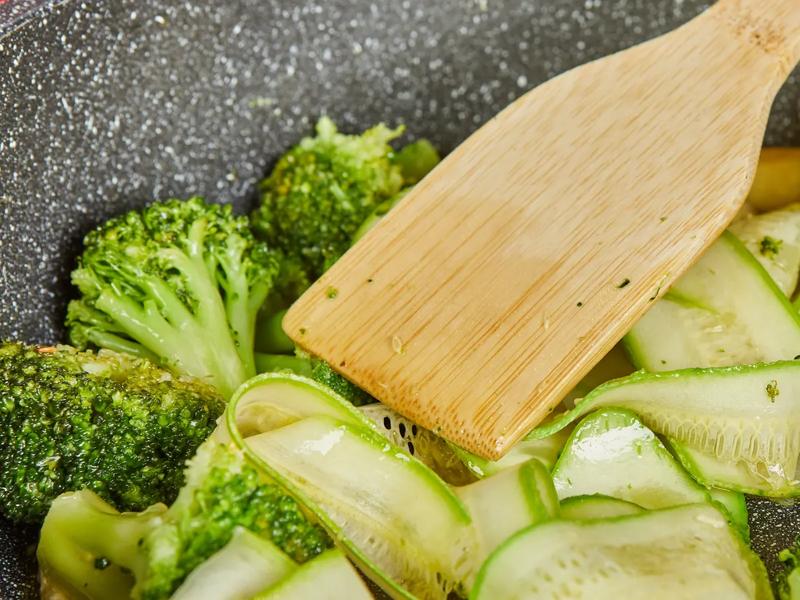 Stir-Fried Broccoli and Zucchini