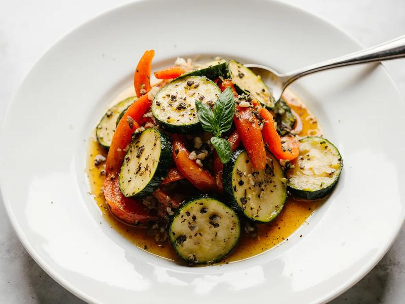 Sautéed Zucchini with Garlic and Red Peppers