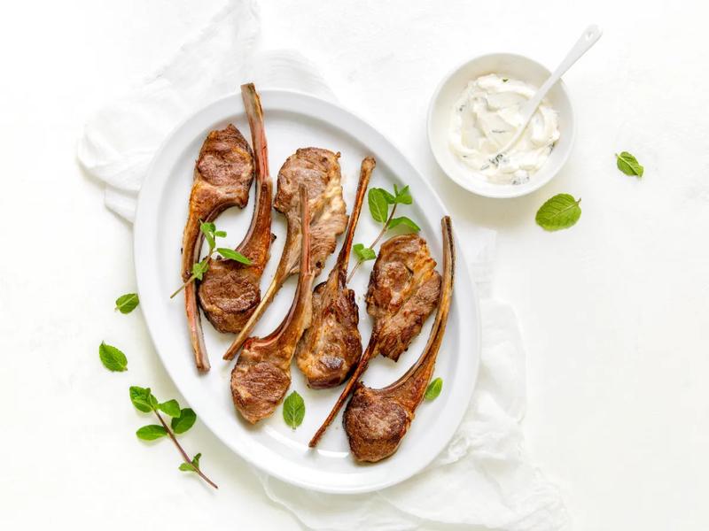Grilled Lamb Chops with Rosemary Yogurt Sauce