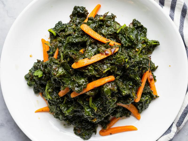 Sautéed Kale and Carrots with Balsamic Vinegar