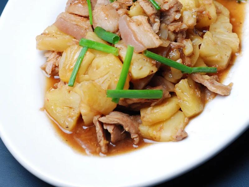 Sweet and Spicy Pineapple Pork Stir-Fry