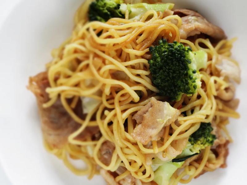 Stir-Fried Pork and Broccoli Noodles