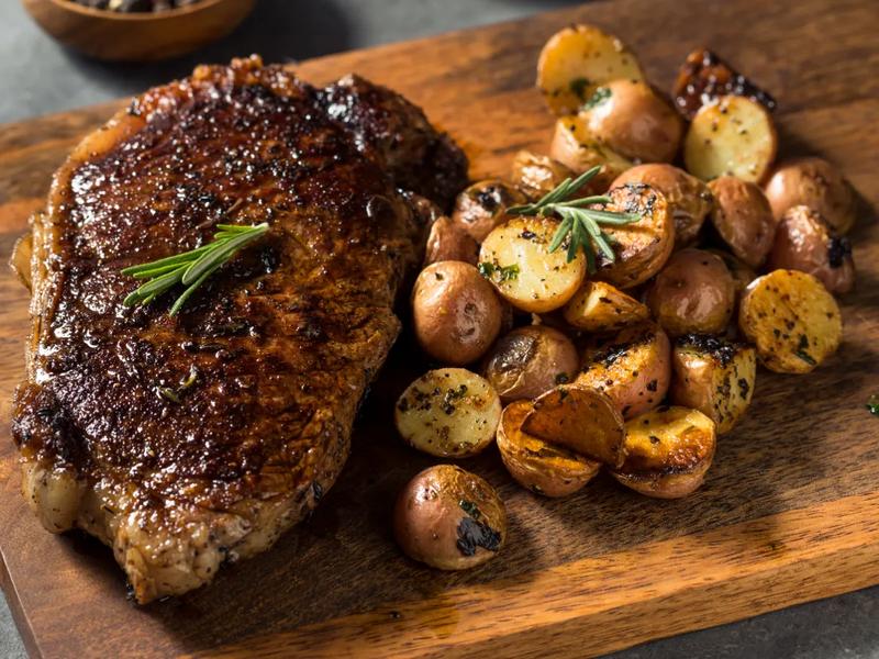Rosemary Garlic Steak with Crispy Potatoes
