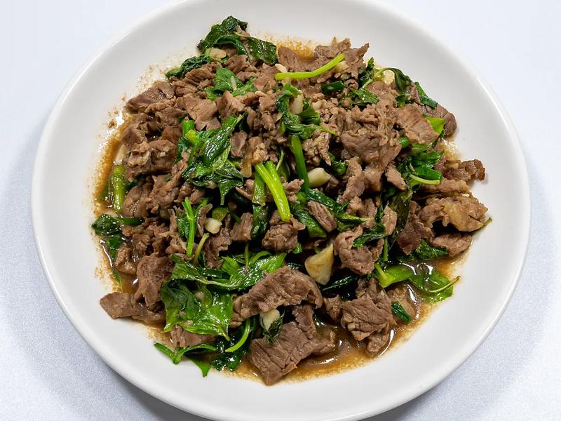 Garlic Soy Beef and Kale Stir-Fry