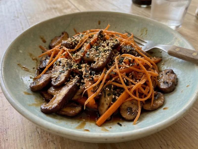Teriyaki Mushrooms with Carrots