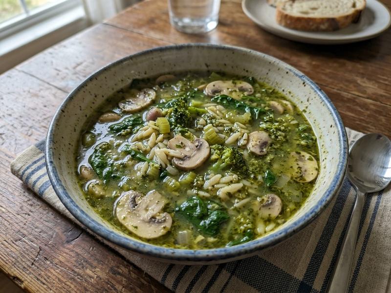 Supergreen Mushroom & Orzo Soup
