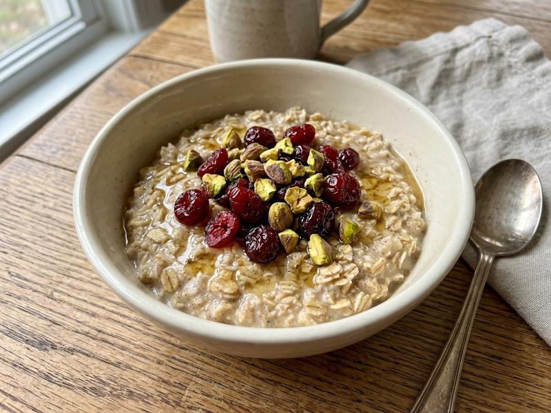 Oatmeal with Diced Fruit and Pistachios