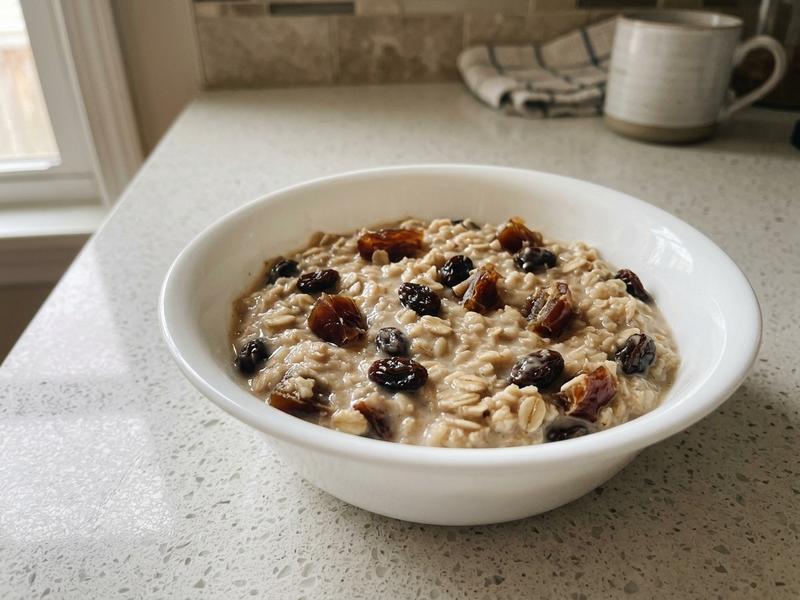 Coconut Milk with Oatmeal, Dates, and Raisins