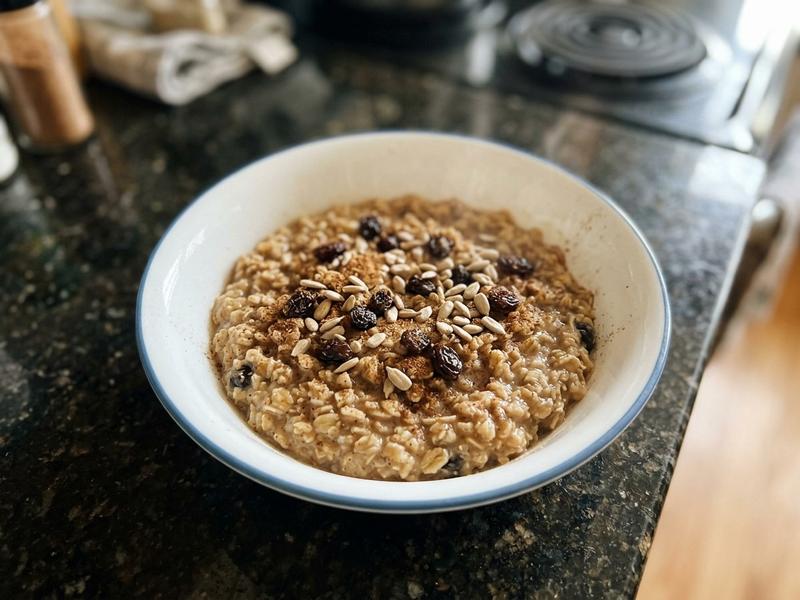 Cinnamon Raisin Protein Oatmeal