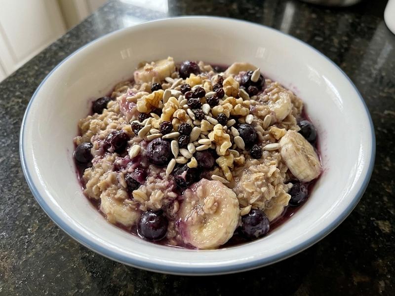 Quick Banana Berry Breakfast