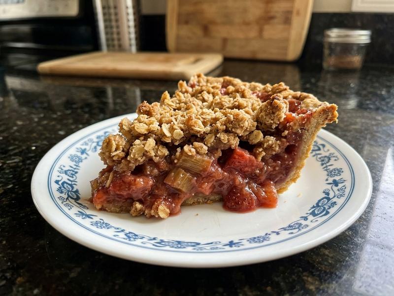 Deep-Dish Rhubarb Pie with Crumb Topping