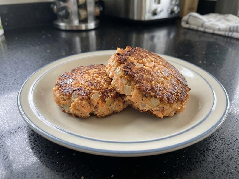 Grilled Salmon Cakes