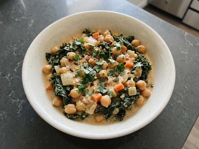 Creamy Cashew Kale & Chickpeas