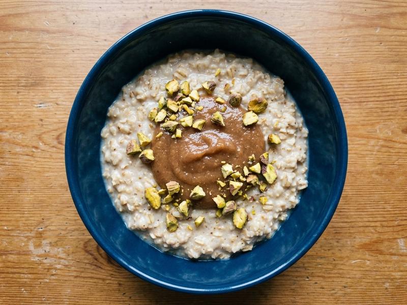 Date and Pistachio Porridge