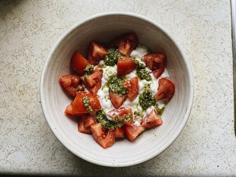 Yogurt with Pesto & Tomatoes