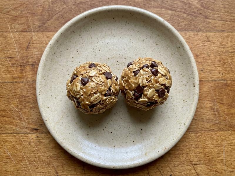4 Ingredient Peanut Butter Energy Bites