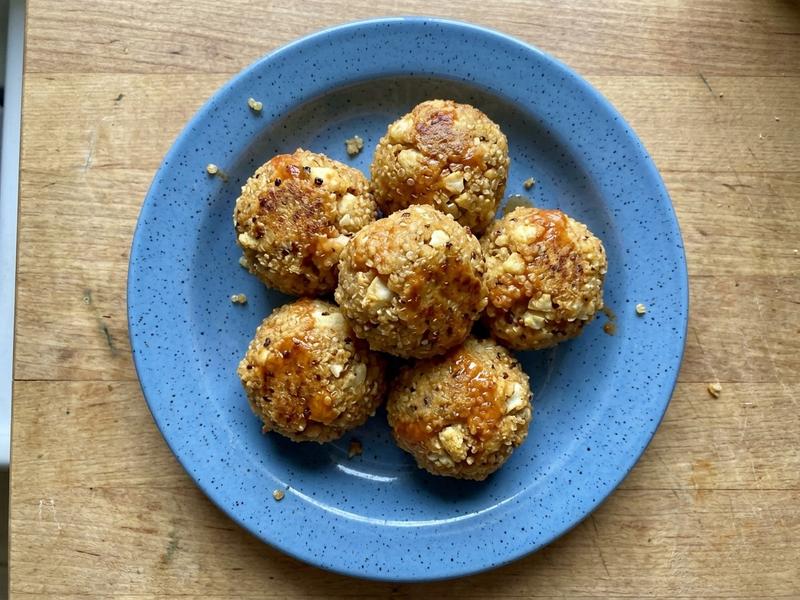 Buffalo Cauliflower Quinoa Balls