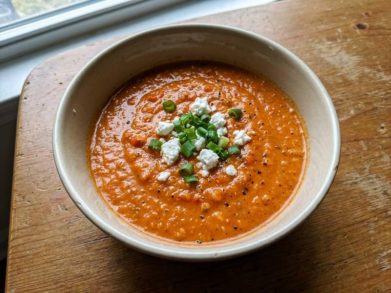 Roasted Red Bell Pepper and Cauliflower Soup