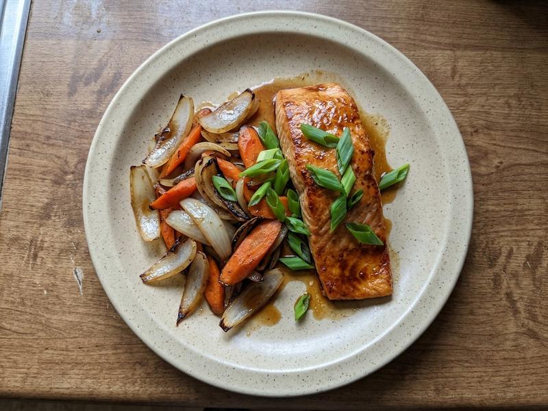 Salmon Teriyaki with Carrots and Onions