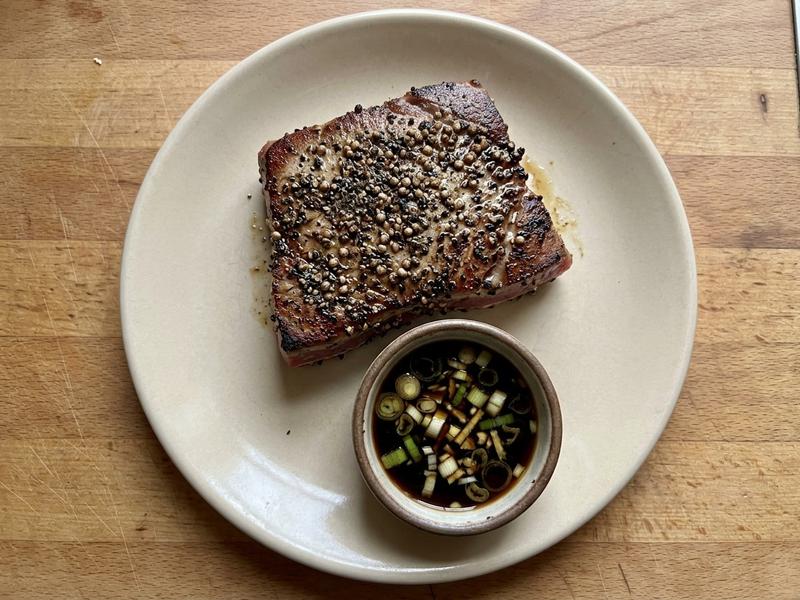 Tuna Steak au Poivre