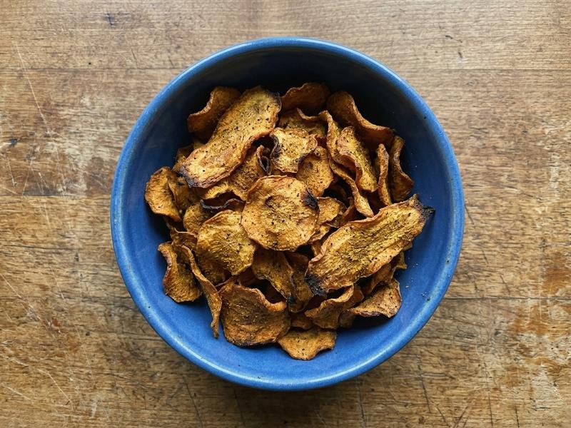 Curried Baked Carrot Chips