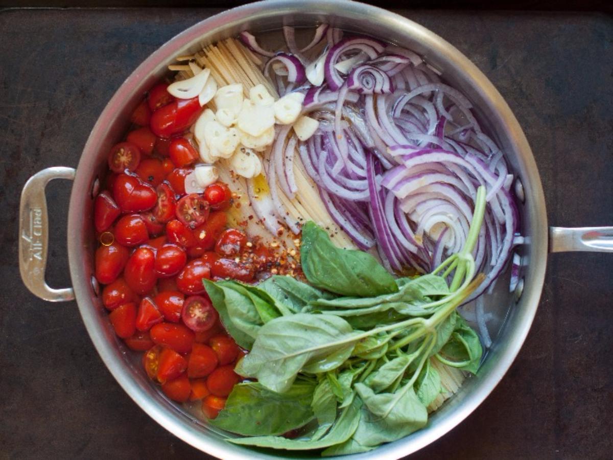 One-Pan Pasta Recipe and Nutrition - Eat This Much
