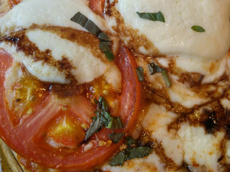 Margherita Flatbread Pizza Nutrition Facts - Eat This Much